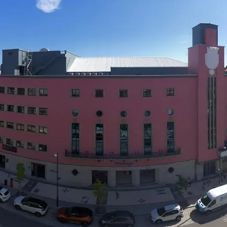 Гостевой дом Avenida 83 *